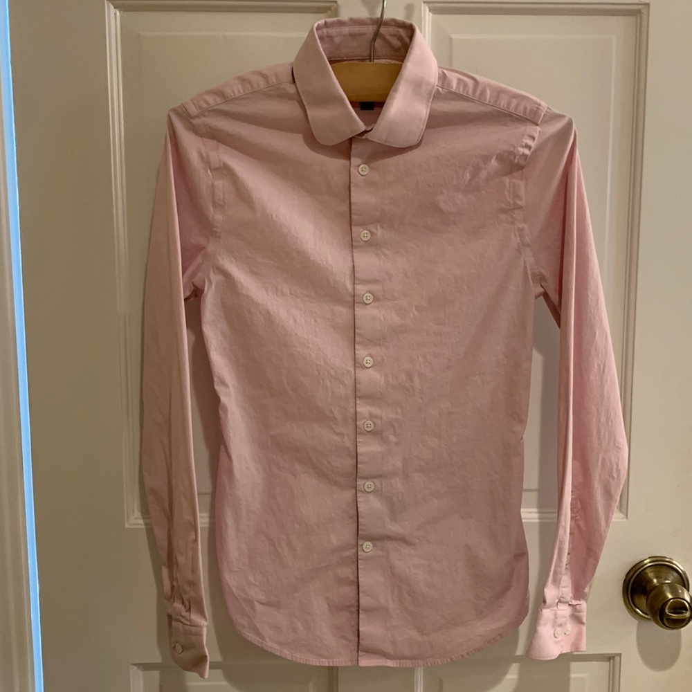 Men’s light pink dress shirt